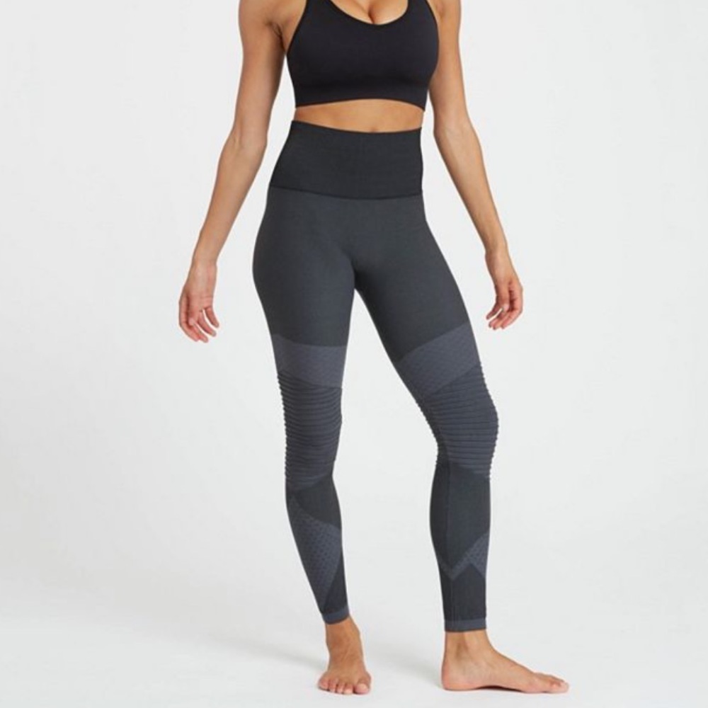 SPANX Look At Me Now Seamless Moto Leggings NWT